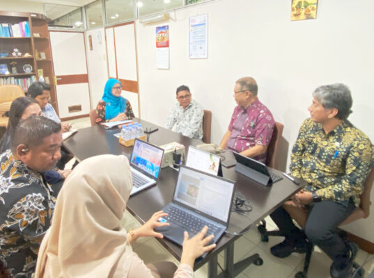 Perjuangkan Layanan Kesehatan Kepulauan, Plt Bupati Sitaro Heronimus Makainas Temui Bappenas