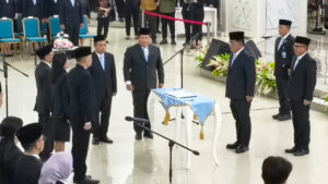 Gubernur Yulius Selvanus Lantik Ratusan Pejabat, Ini Daftarnya