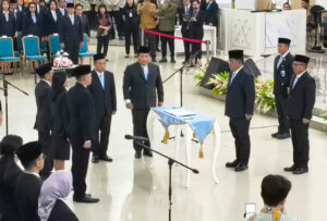 Gubernur Yulius Selvanus Lantik Ratusan Pejabat, Ini Daftarnya