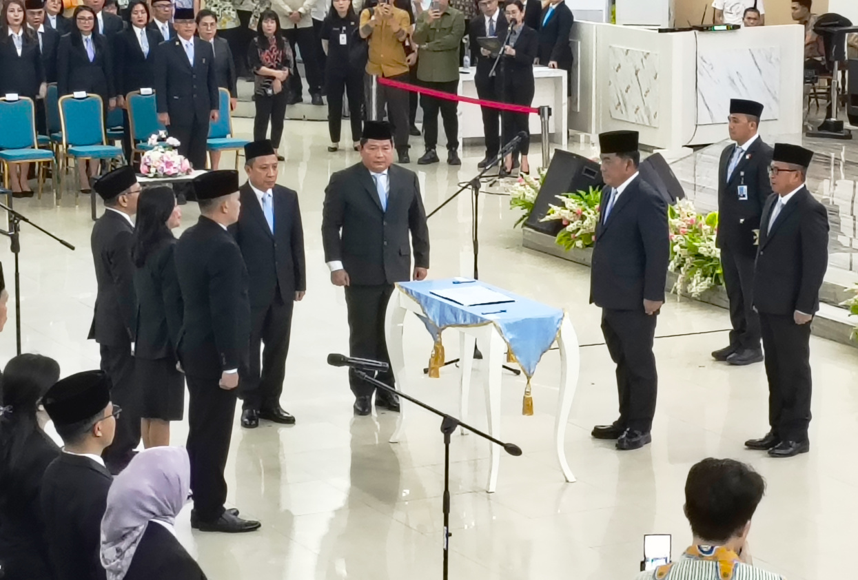 Gubernur Yulius Selvanus Lantik Ratusan Pejabat, Ini Daftarnya