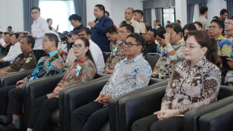 Plt Bupati Heronimus Makainas Bangga, Empat Putra Sitaro Masuk FK UNIMA