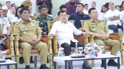 Jusuf Kalla dan Gubernur Yulius Selvanus Serukan Penguatan Gerakan Kemanusiaan PMI