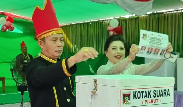 Fakta Menarik Kemenangan Nicolaus Tangapo di Pilhut Pineleng Dua: Sportivitas Petahana hingga The Power of Emak-emak 1 Fakta Menarik Kemenangan Nicolaus Tangapo di Pilhut Pineleng Dua: Sportivitas Petahana hingga The Power of Emak-emak