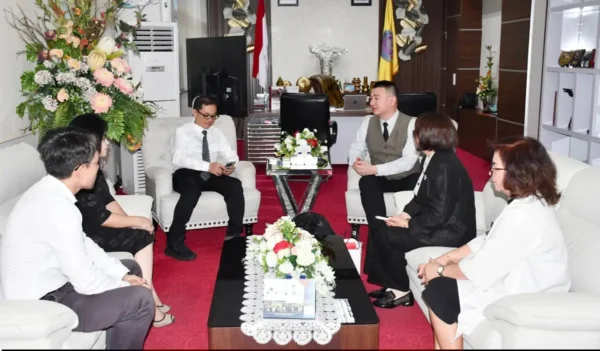 Siap Kuliah ke Cina, Puluhan Mahasiswa Unsrat Manado Diajar Langsung Dosen Asal Wuhu