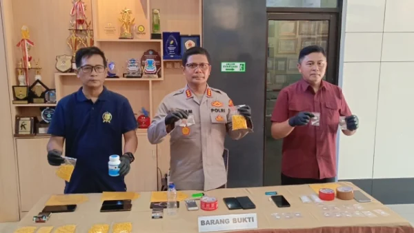 Perang Melawan Narkoba, Mei 2026 Polresta Manado Sita 19 Gram Sabu dan Ribuan Pil Ilegal 11 Perang Melawan Narkoba, Mei 2026 Polresta Manado Sita 19 Gram Sabu dan Ribuan Pil Ilegal