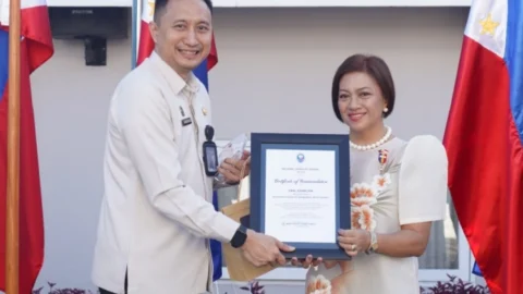 Imigrasi Sulut Terima Penghargaan dari Konsulat Jenderal Filipina di Manado