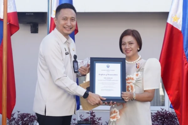 Imigrasi Sulut Terima Penghargaan dari Konsulat Jenderal Filipina di Manado
