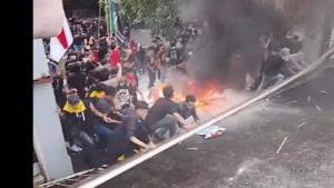 Demo 'Sulut Menyambut Revolusi' di DPRD Sulut Berlangsung Ricuh, Ini Tuntutannya
