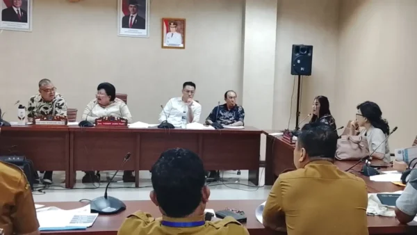 SPMB Membludak di Selatan, Royke Anter Minta Sekolah Unggulan Dibangun di Manado Utara 8 SPMB Membludak di Selatan, Royke Anter Minta Sekolah Unggulan Dibangun di Manado Utara