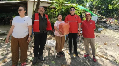 DPC PDI Perjuangan Manado Salurkan Bantuan bagi Korban Kebakaran dan Pohon Tumbang di Wanea serta Paal Dua