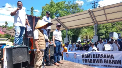 Ratusan Massa Mapalus Pra-Gib Sambangi DPRD Sulut, Sampaikan Dukungan Program MBG dan KDMP