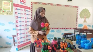 Alfamidi Ajak Siswa SMP Ubah Sampah Plastik Jadi Produk Bernilai Ekonomi