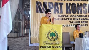 Ketua Dewan Kehormatan Golkar Sulut CEP saat Rapat Konsolidasi Golkar Kabupaten Minahasa Selatan di Desa Kapitu, Amurang Barat, Jumat (12/6/2026).