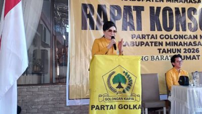 Ketua Dewan Kehormatan Golkar Sulut CEP saat Rapat Konsolidasi Golkar Kabupaten Minahasa Selatan di Desa Kapitu, Amurang Barat, Jumat (12/6/2026).