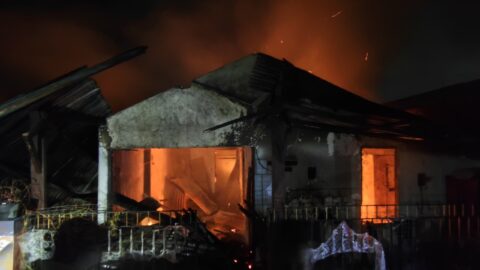 Tiga Rumah di Perum Sagrat Lama Bitung Ludes Terbakar, Tiga Armada Damkar Dikerahkan