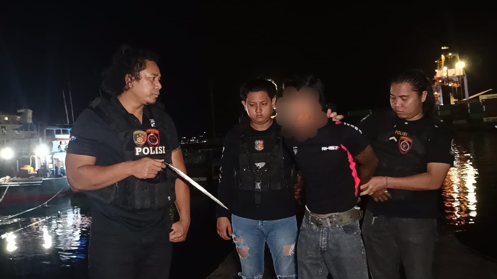 Panik Saat Polisi Datang, Pembawa Sajam Diciduk Tim Tarsius Polres Bitung dalam Patroli Tengah Malam