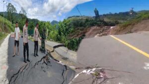 Viral! Jalan Penghubung Bitung-Likupang Putus Total, Warga Minta Pemerintah Bertindak Cepat
