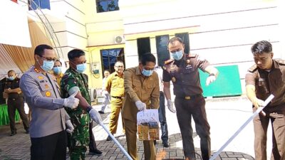 Dihadiri Wali Kota Hengky Honandar, Kejari Bitung Musnahkan Barang Bukti dan Perkuat Kepercayaan Publik