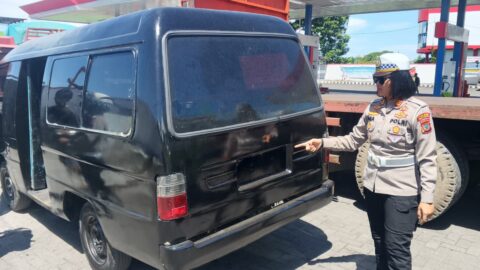 Tak Berkutik Saat Antre BBM! Satlantas Polres Bitung Tindak 17 Kendaraan Pelanggar di SPBU