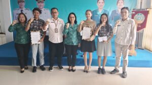 Ellen Honandar Sondakh Serahkan Hadiah Juara Provinsi, Bukti Komitmen TP PKK Cetak Generasi Berprestasi
