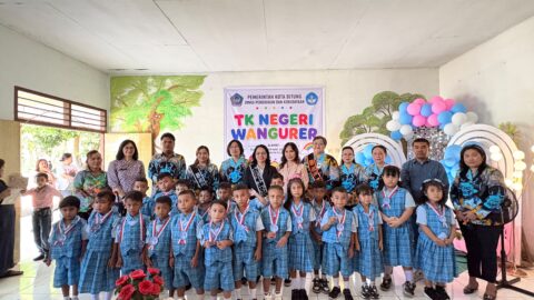 Bunda PAUD Bitung Ellen Honandar Sondakh Lepas 22 Lulusan TK Negeri Wangurer, Tegaskan Komitmen Cetak Generasi Emas Sejak Usia Dini