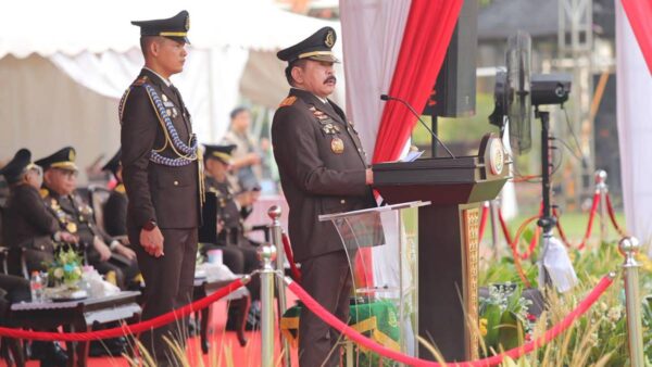 aksa Agung ST Burhanuddin melantik secara resmi para jaksa muda baru lulusan Pendidikan dan Pelatihan Pembentukan Jaksa Gelombang I Tahun 2026.