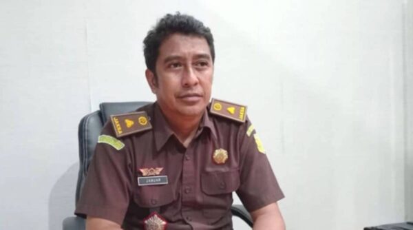 Januar Boli Tobi, Kepala Seksi Penerangan Hukum dan Humas di Kejaksaan Tinggi Sulawesi Utara (Kejati Sulut). 