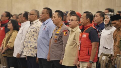 Kapolri Listyo Sigit Prabowo, Wakil Ketua DPR Sufmi Dasco Ahmad, dan Wamenaker Afriansyah Noor di Kongres III KPBI, Hotel Acacia Jakarta Pusat, 7 Juni 2026.