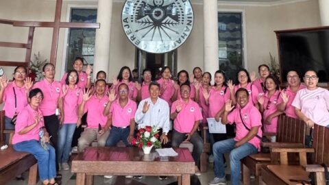 Pelayan Khusus (Pelsus) GMIM Betani Sindulang Singkil mendatangi Kantor Sinode GMIM