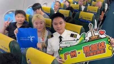 Penerbangan perdana Spring Airlines untuk rute Guangzhou-Jakarta dan Shenzhen-Jakarta tiba di Bandara Internasional Soekarno-Hatta masing-masing pada 16 dan 17 Juni 2026. (Sumber foto: Kementerian Pariwisata RI)