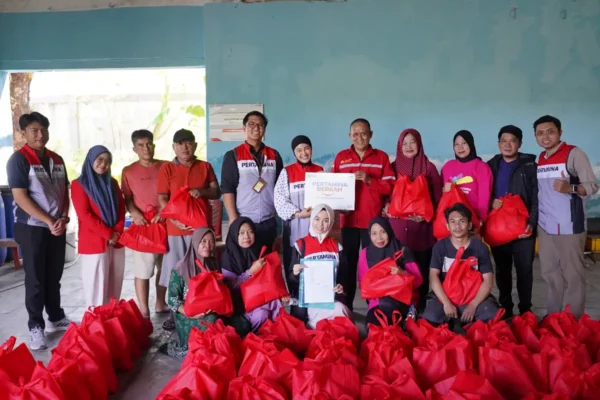 Pertamina Berkah Tebar 153 Paket Sembako Gratis untuk Warga Makassar 8 Pertamina Berkah Tebar 153 Paket Sembako Gratis untuk Warga Makassar