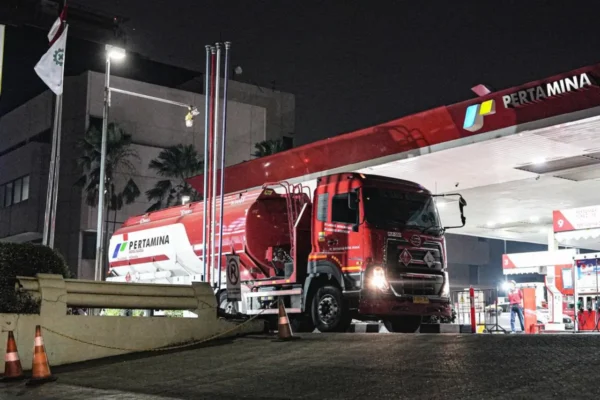 Pertamina Tegaskan Antrean BBM Bukan Karena Stok Habis