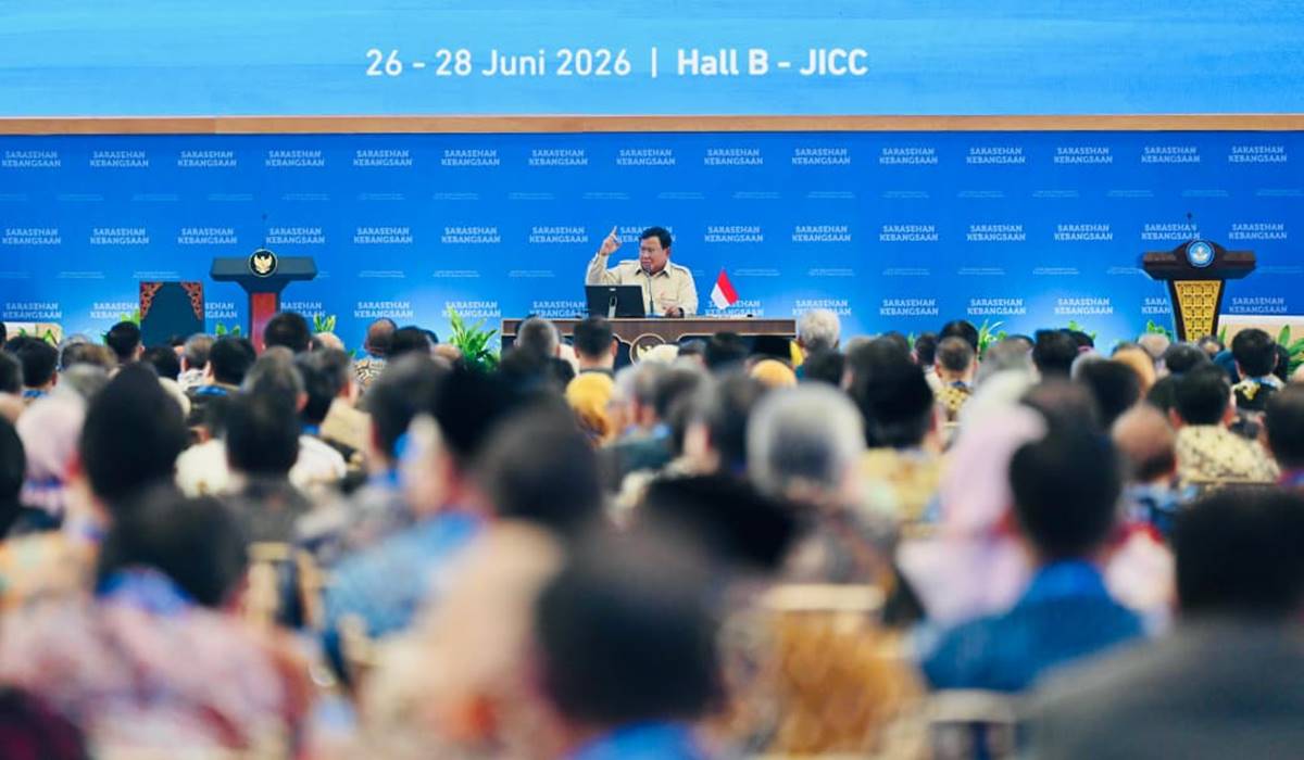 Presiden Prabowo Subianto memberikan pemaparan dalam Sarasehan Kebangsaan Konvensi Sains, Teknologi, dan Industri Indonesia (KSTI) 2026 di JICC, Jakarta.