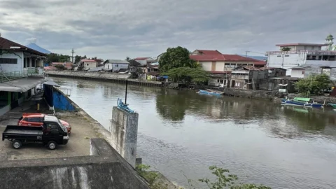 Sungai DAS Tondano di Kelurahan Singkil Satu Manado.
