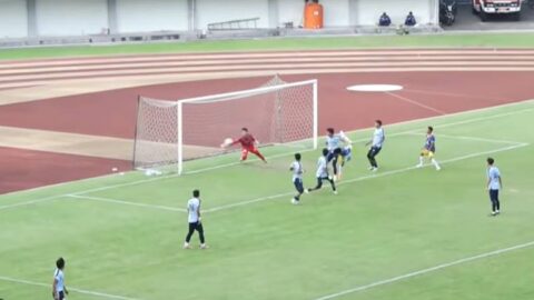 Amir nomor punggung 33 mencetak gol untuk Persma 1960 Manado ke gawang Wahana FC Pekanbaru pada pertandingan babak 16 besar Liga 4 Piala Presiden 2026 Putaran Nasional di Stadion Mandala Krida, Yogyakarta.