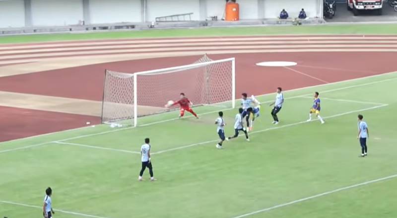 Amir nomor punggung 33 mencetak gol untuk Persma 1960 Manado ke gawang Wahana FC Pekanbaru pada pertandingan babak 16 besar Liga 4 Piala Presiden 2026 Putaran Nasional di Stadion Mandala Krida, Yogyakarta.