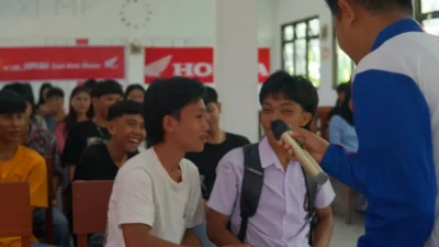 DAW Bekali Pelajar Pusomaen Teknik Berkendara Aman dan Kesadaran Berlalu Lintas