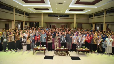 Wamendikdasmen Ingatkan Bahaya Digitalisasi Berlebihan, Kreativitas Murid Bisa Menurun