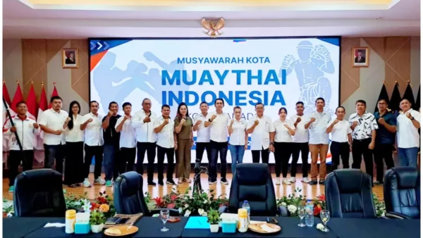 Dilantik Gladys Mangundap, Arther Moniung Resmi Pimpin Muaythai Indonesia Kota Manado