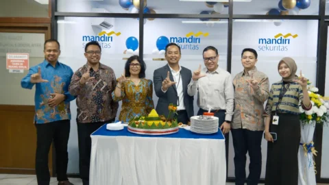 Mandiri Sekuritas Resmikan Investment Corner di Manado, Jumlah Investor Saham Naik 43 Persen