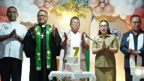 Vanda Sarundajang Ajak Jemaat GMIM Sinai Patmos Sea Perkuat Iman dan Kebersamaan