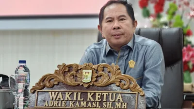 Adrie Kamasi Ajak 128 Hukum Tua Jaga Martabat Sebagai Pemimpin Pilihan Masyarakat