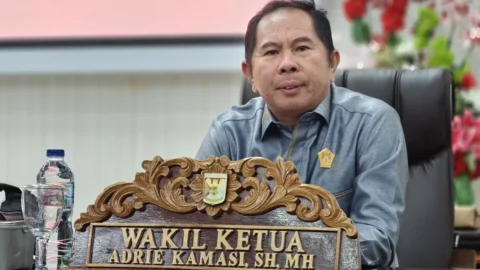 Adrie Kamasi Ajak 128 Hukum Tua Jaga Martabat Sebagai Pemimpin Pilihan Masyarakat