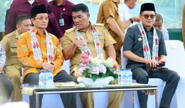 Momen Hangat Yulius Selvanus Sambut Menag Nasaruddin Umar Warnai Pembukaan MTQ XXXI Sulawesi Utara