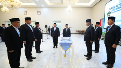 Gubernur Yulius Selvanus Lantik Pejabat Eselon II: "Jabatan adalah Amanah, Bukan Penghargaan untuk Dibanggakan"