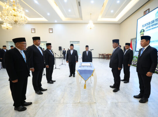 Gubernur Yulius Selvanus Lantik Pejabat Eselon II: "Jabatan adalah Amanah, Bukan Penghargaan untuk Dibanggakan" 1 Gubernur Yulius Selvanus Lantik Pejabat Eselon II: "Jabatan adalah Amanah, Bukan Penghargaan untuk Dibanggakan"
