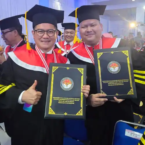 Putra Minahasa Utara Zefanya Jocom Raih Gelar Doktor Bersama Bupati Joune Ganda, Jadi Inspirasi Generasi Muda