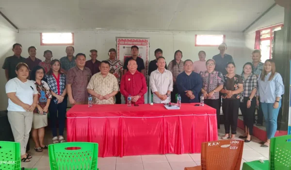 Nicolaus Tangapo Resmi Gantikan Hengky Pimpin Pineleng Dua, Musyawarah dan Mapalus Jadi Wejangan 2 Nicolaus Tangapo Resmi Gantikan Hengky Pimpin Pineleng Dua, Musyawarah dan Mapalus Jadi Wejangan