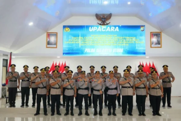 Kapolda Irjen Pol Roycke Langie Rotasi 19 Perwira Polda Sulut, Tegaskan "Presisi" Bukan Sekadar Slogan