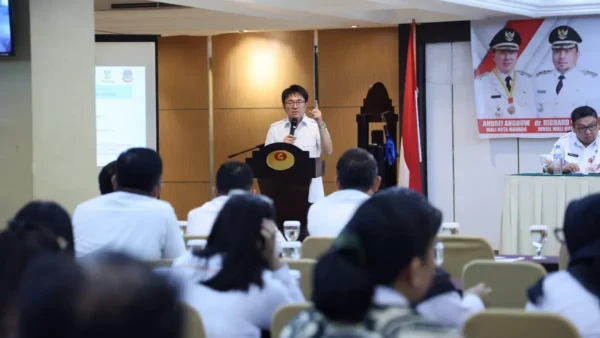 Andrei Angouw Tekankan Akurasi Data Warga, Lurah Diminta Kuasai Pelayanan Pencatatan Sipil Berbasis Digital
